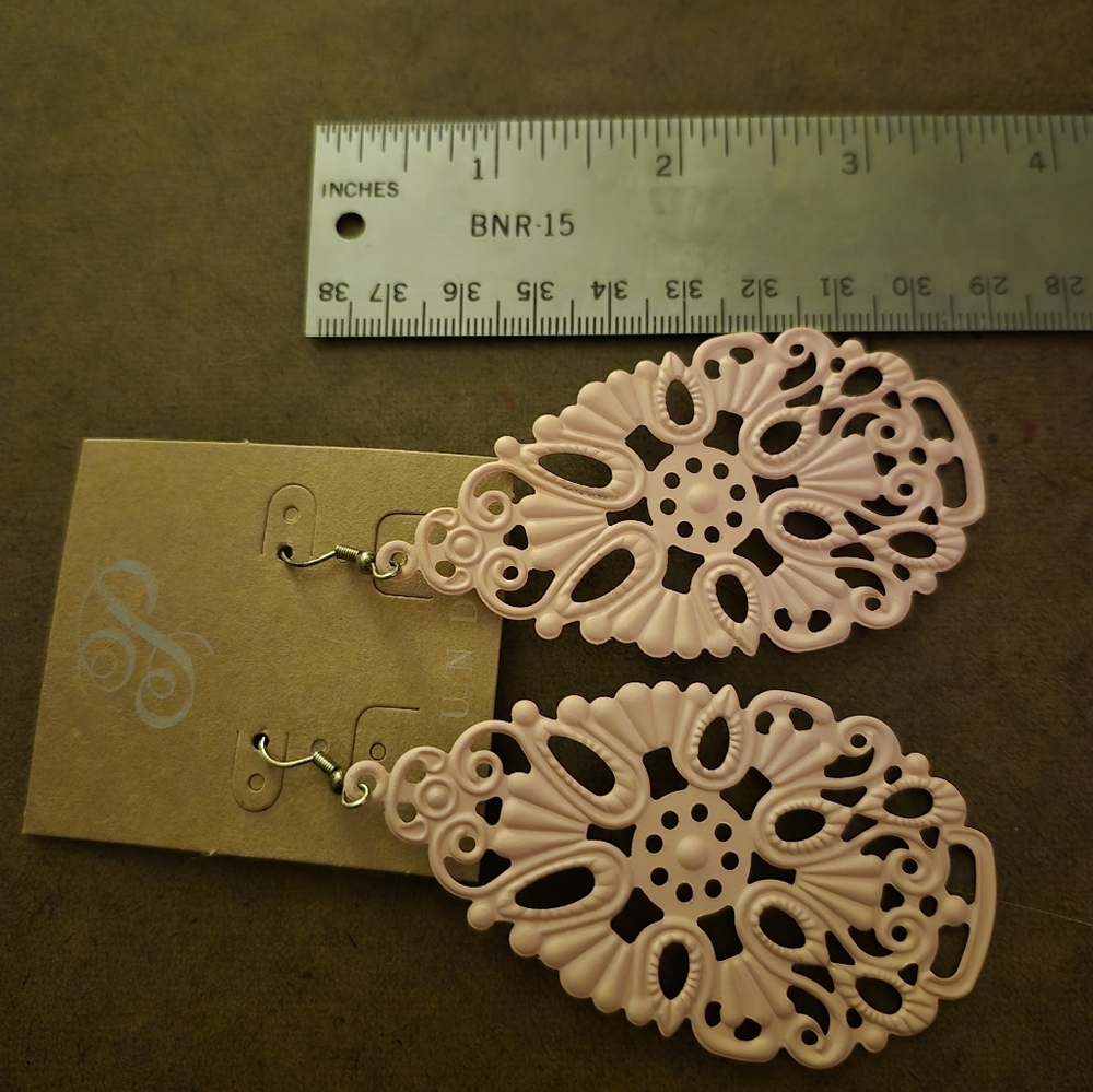 New Plunder Elegant Pink Earrings - Picture 2 of 3